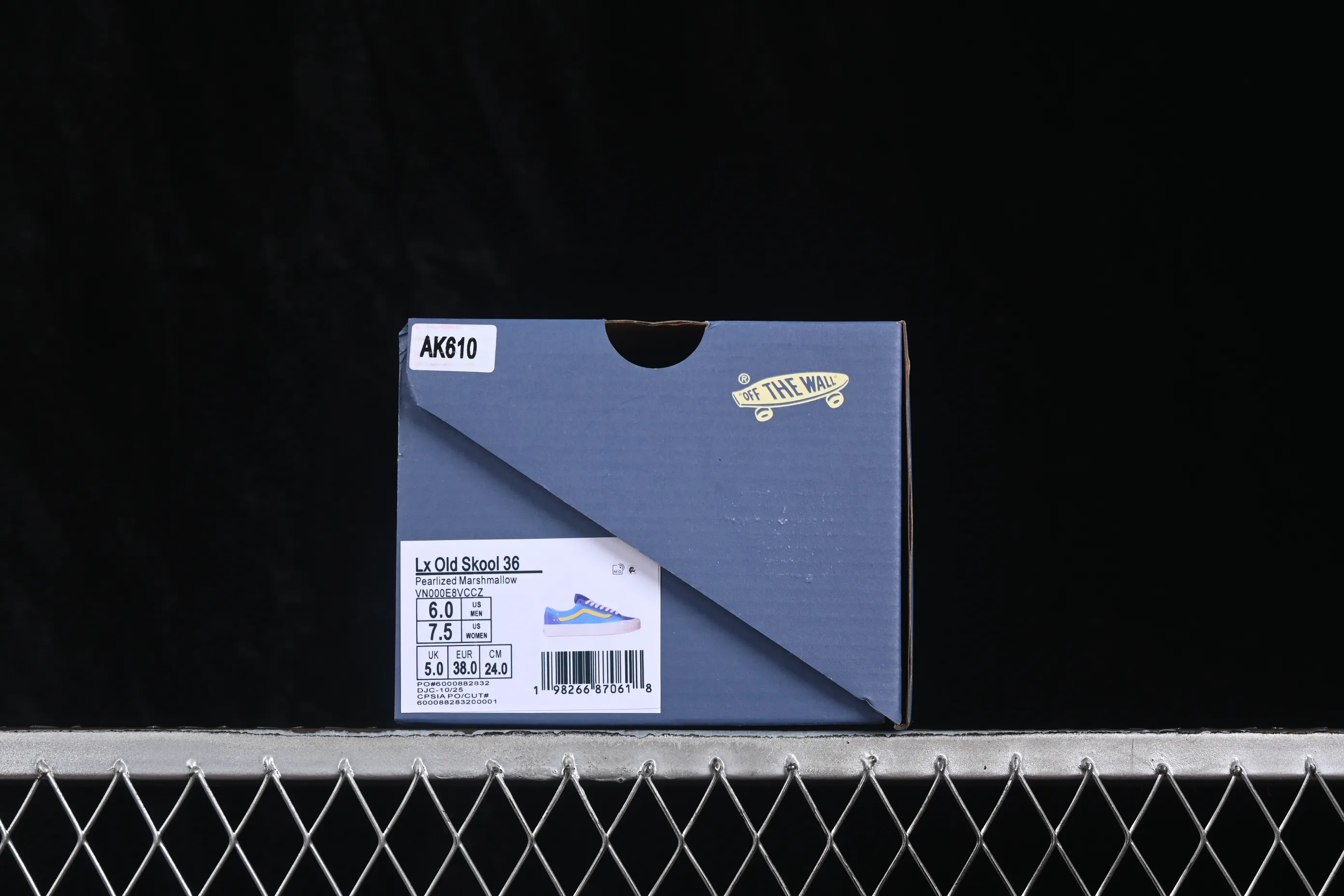 All categories Vans Vans series Vans Low Vans low top Vans Old Skool Vans patent leather low-top casual skateboard shoes VN000E8VCCZ